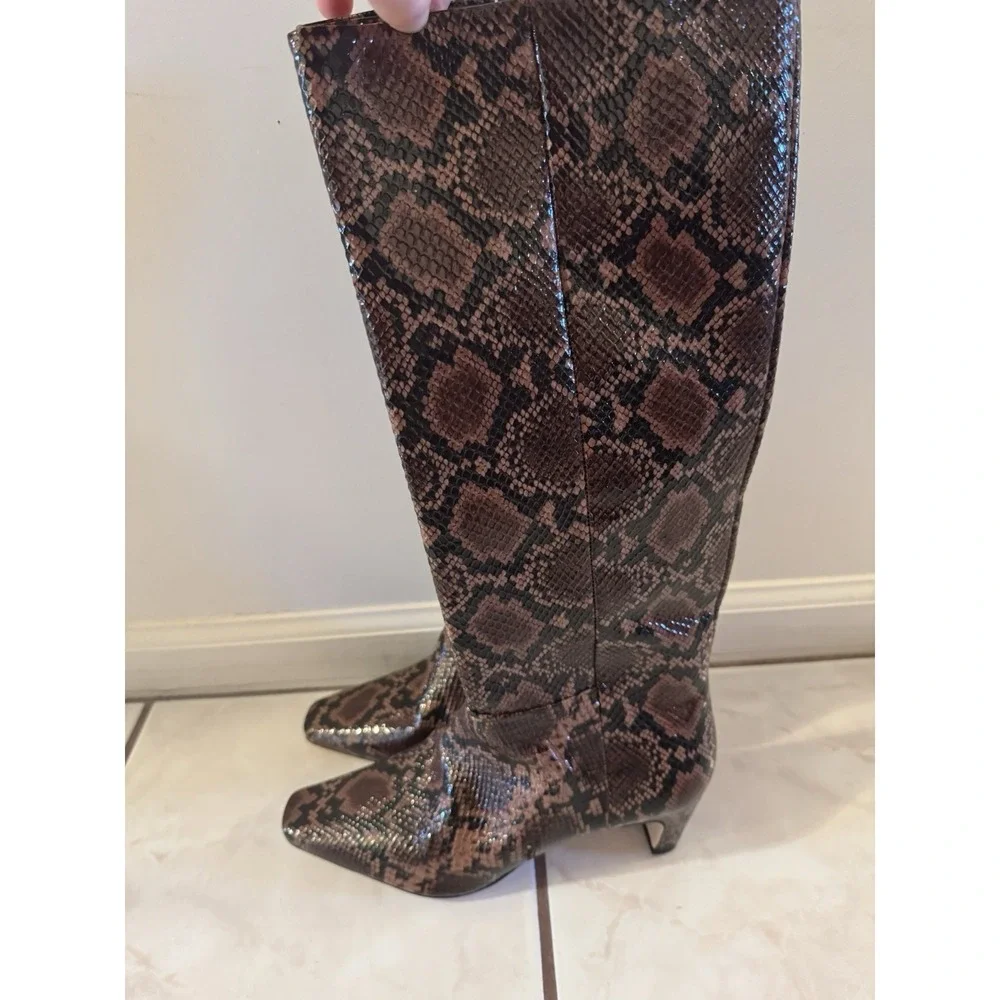 NWOB Antonio Melani Brown Python Snake Print Patent Leather‎ Boots Zip Sz 8M